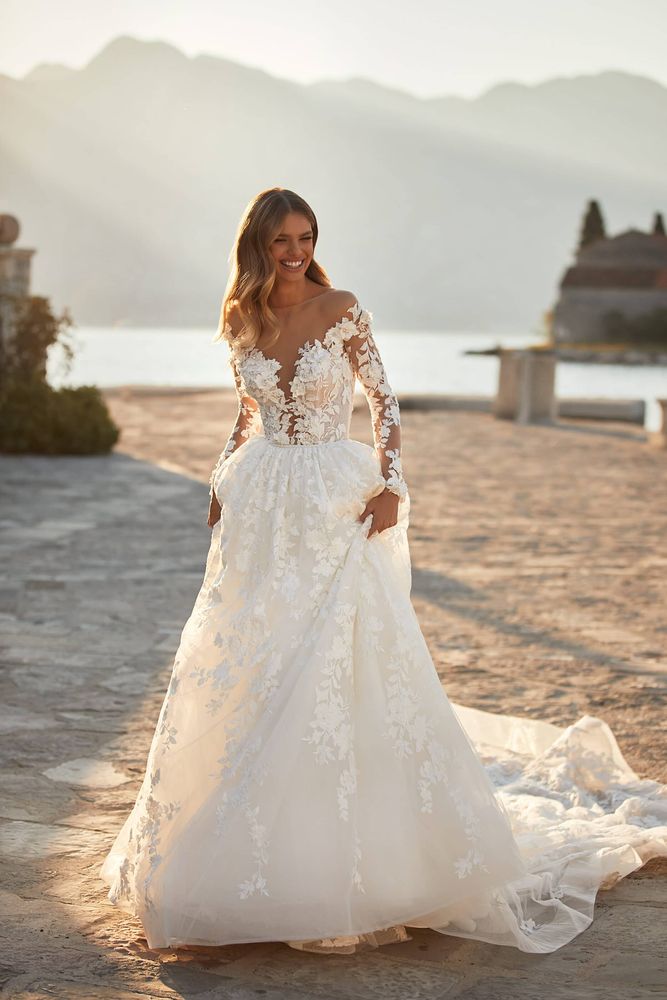 Dress ➤ Designer Bridal Dresses Milla Nova