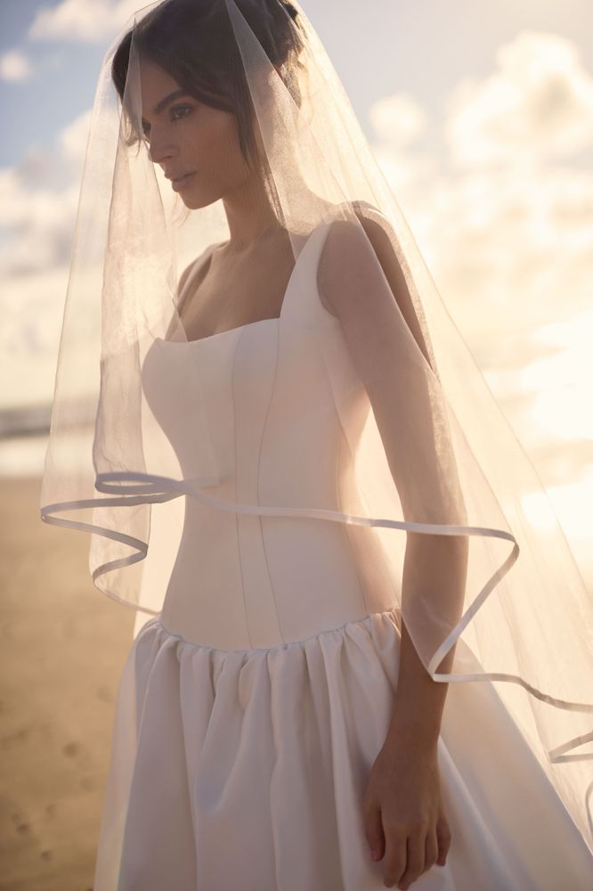Tousaint veil accessories