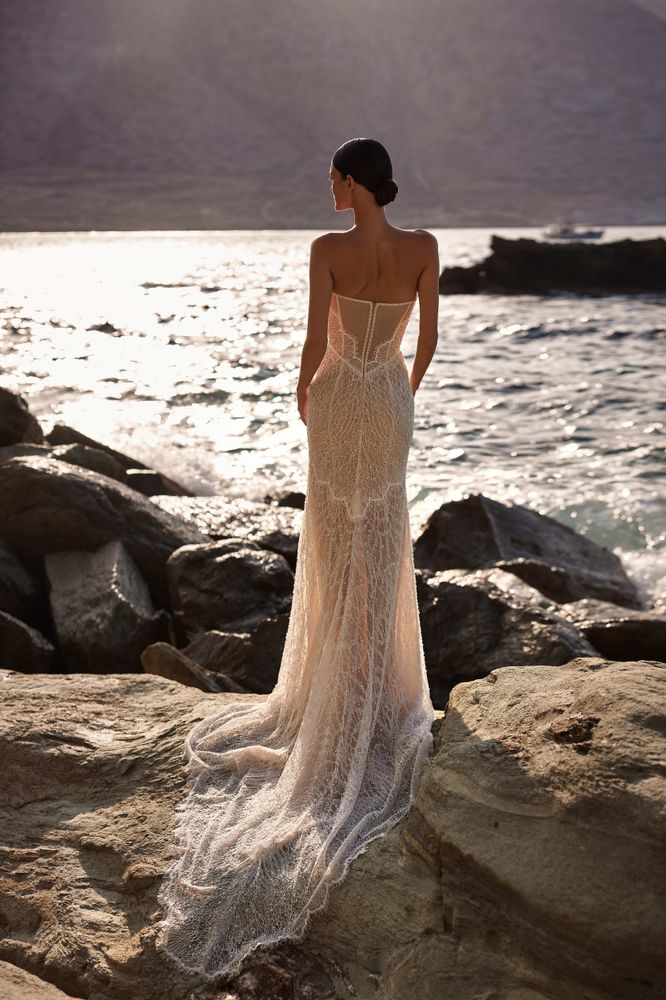 Esmera suknie