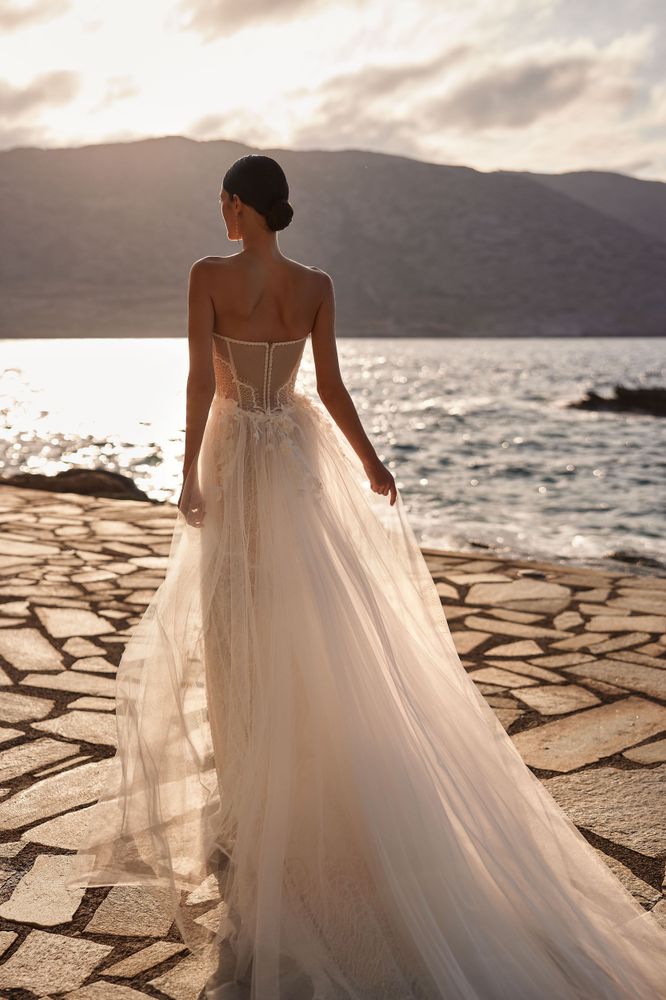 Esmera suknie