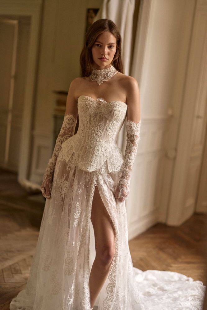 Averic gloves accessories