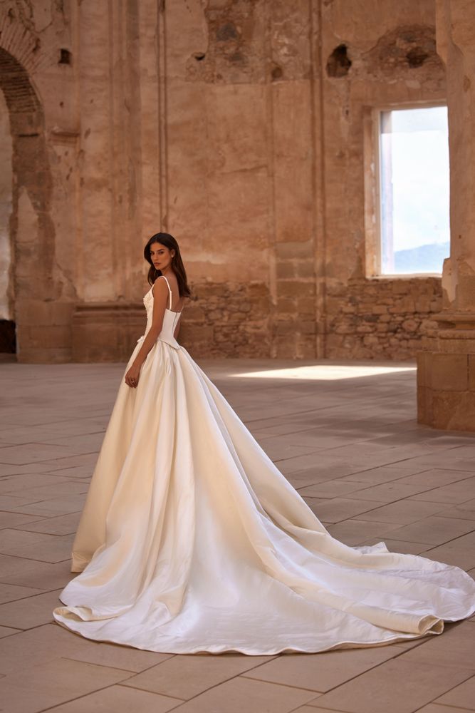 Valley - Wedding Dress | Milla Nova