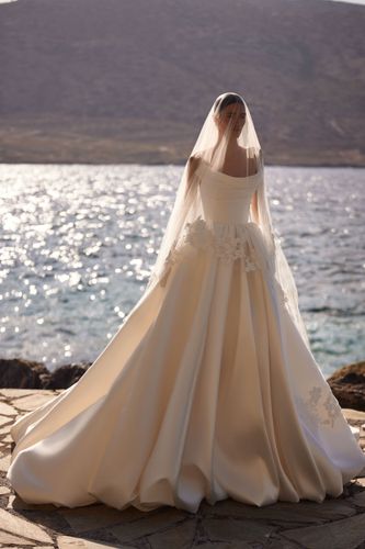 Claire veil accessories