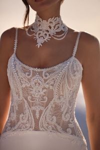 Choker monica